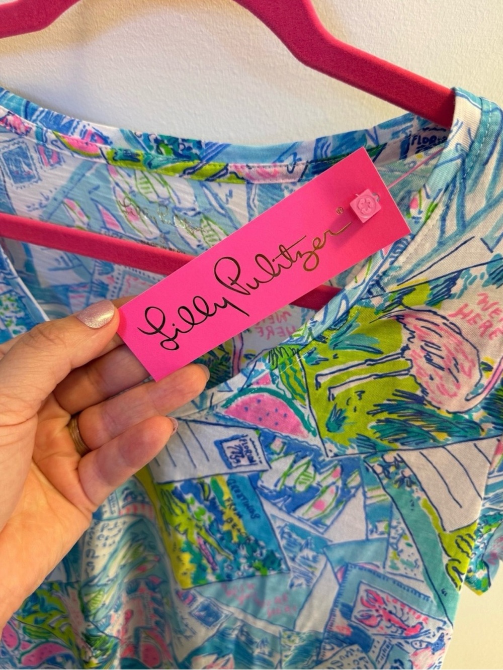 NWT Lilly Pulitzer Etta V-Neck Top in Wish You Were Here Print • Size Small - Picture 4 of 8